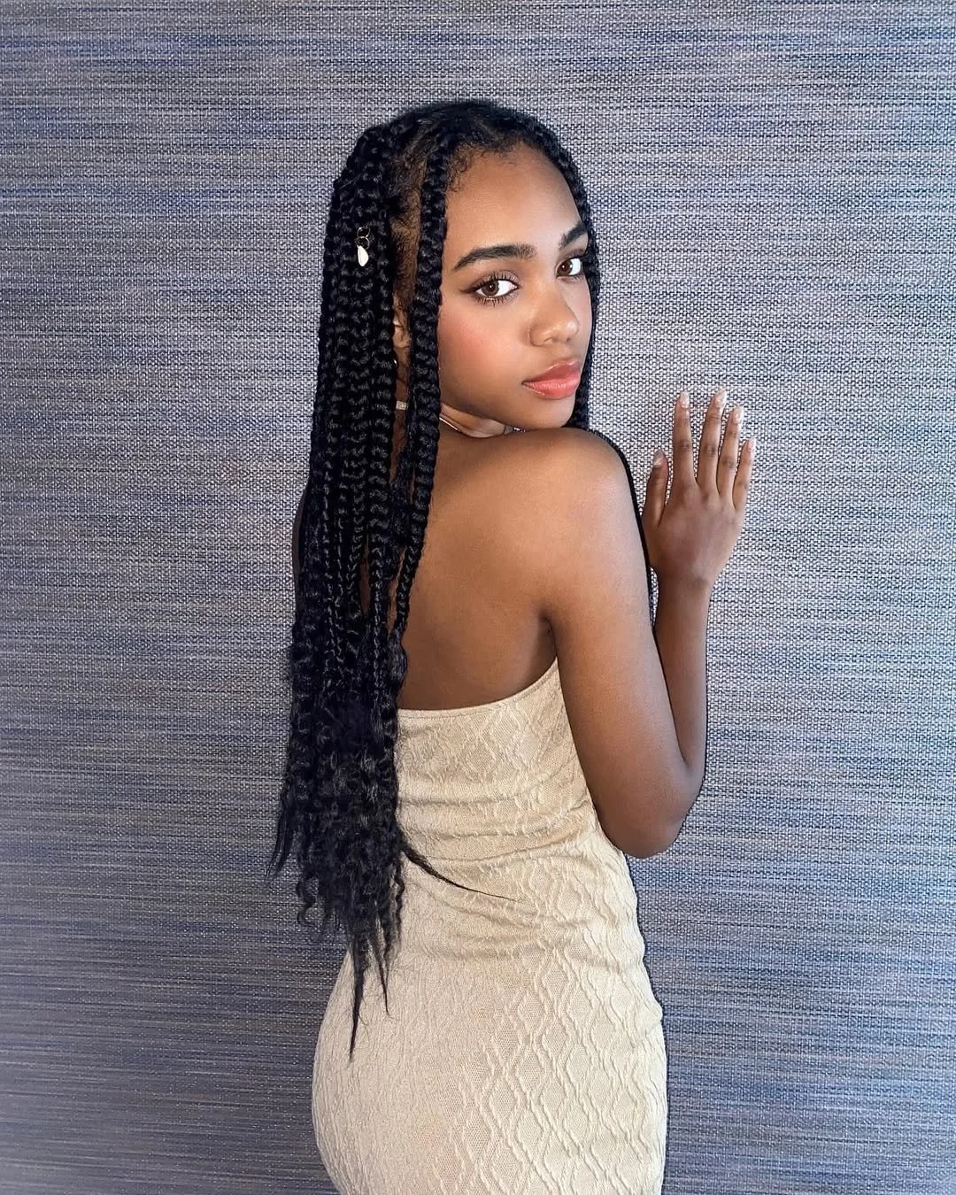 ナオミページ Naomi Cardenas / ナオミ・カルデナス — EZMPlus / イズムプラス